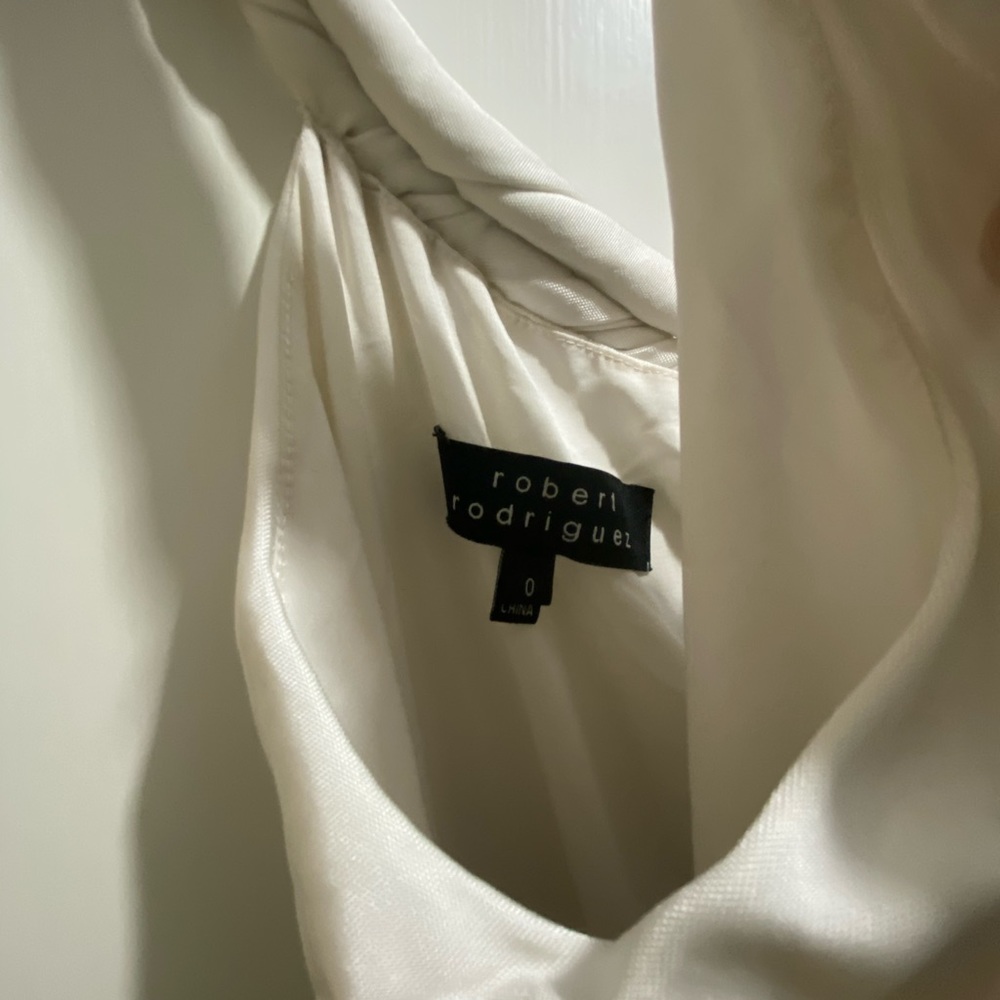 White dress - Picture 3 of 3